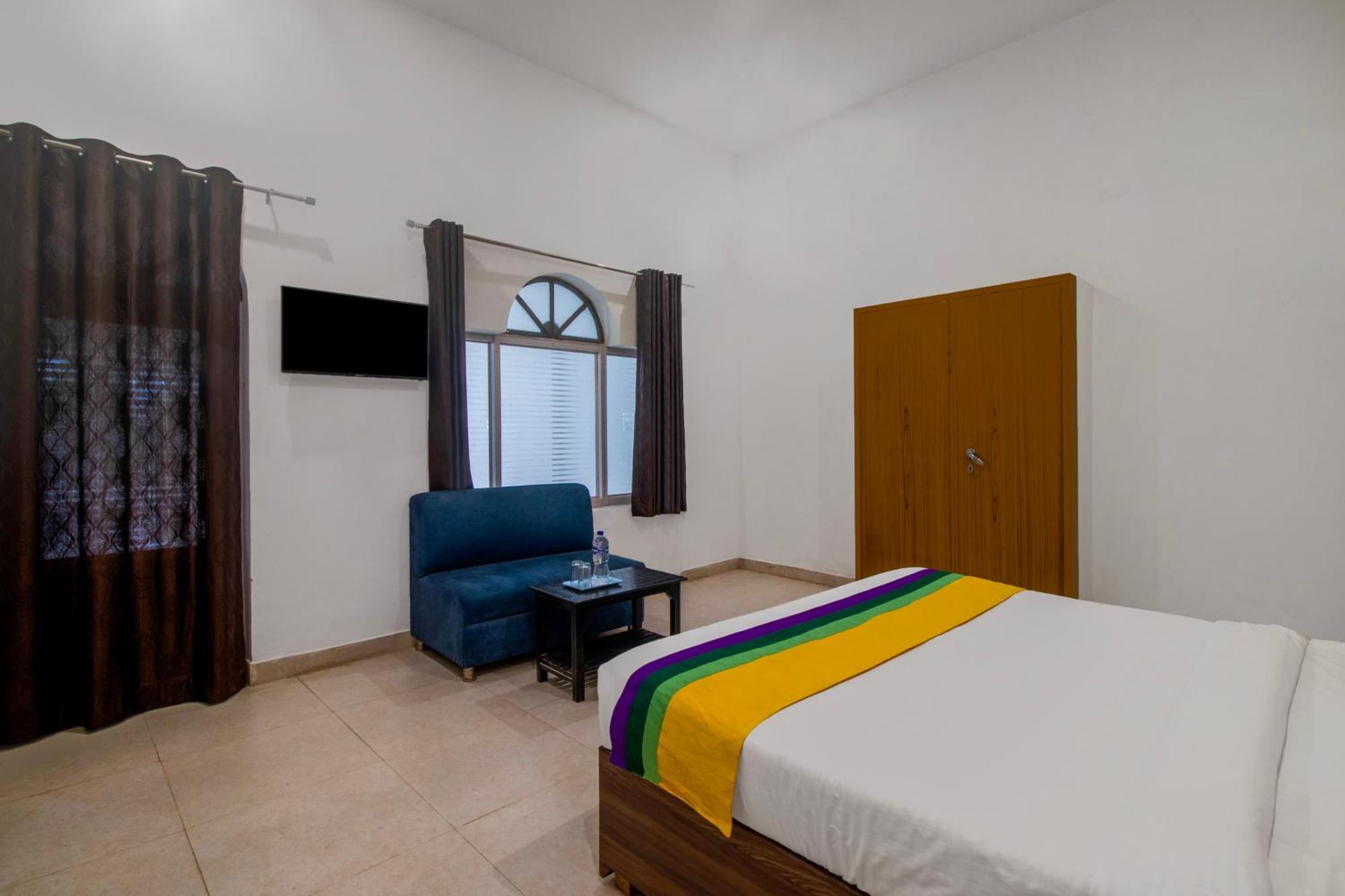 Hotel O Om Pushp Residency Mathura Exterior foto