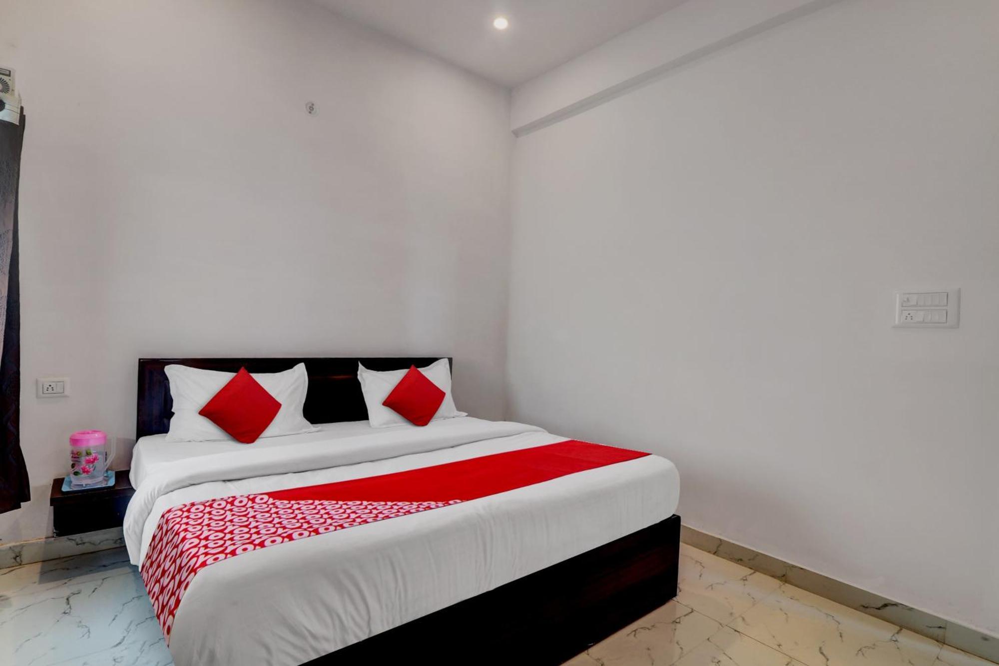 Hotel O Om Pushp Residency Mathura Exterior foto